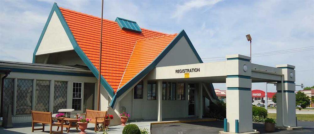 Budget Host Inn & Suites Fertility Екстер'єр фото
